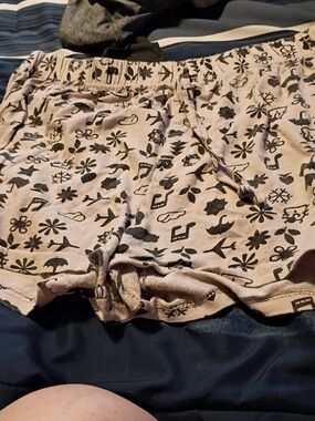 Women’s Floral & Icon Print Lounge Shorts - Beige